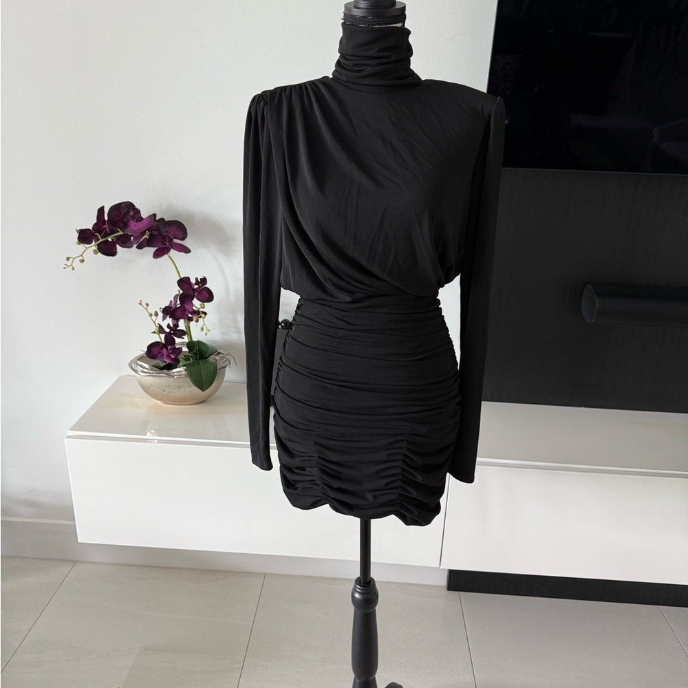 NWOT Cinq à Sept Black Long Sleeve Ruched Dress